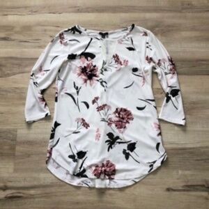 MASSIVE $10 SALE Dynamite Cream and Pink Buttoned Blouse